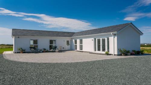 Ty Croes House | Nyth y Gwdihw