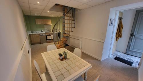 La Chapelle-de-la-Tour Apartment | O'Haras