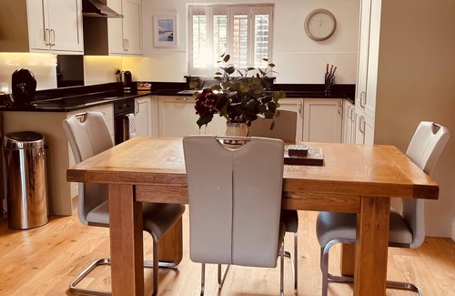 Exeter Cabin | Oak Lodge, South View Lodges, Exeter