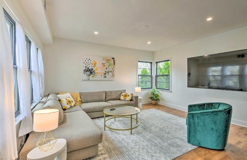 Oak Park House | Oak Park Home with Fire Pit - 5 Mi to Garfield Park!