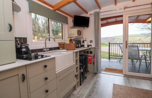 Hendrerwydd Cottage | OAK, pet friendly, character holiday cottage in Afonwen