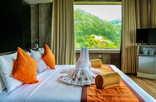 Ramboda Hotel | Oak Ray Tea Bush