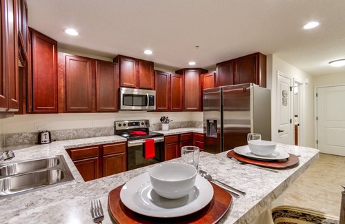 Green Cove Springs Apartment | Oak Street #13 |Monthly Rates |Walkable |Small Dogs Ok |Seasonal Pool |Near St Johns River & Pier