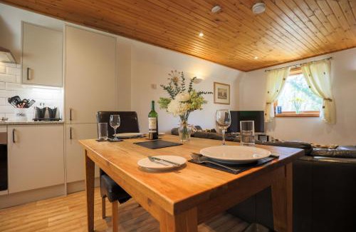 Liverton Villa | Oak Tree Lodge - A Romantic Getaway- Finlake Resort & Spa - Devon