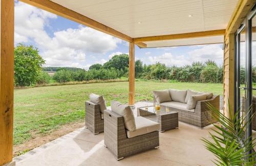 Kington House | Oak Tree Lodge - Uk38383