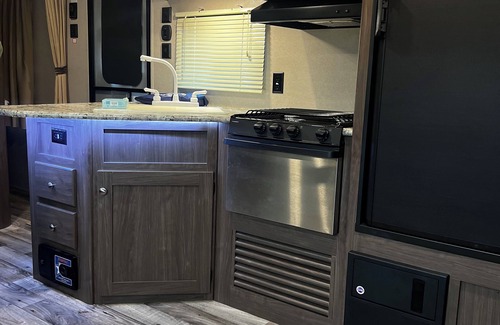 Davison RV Rental | OakHill a Peaceful Paradise!