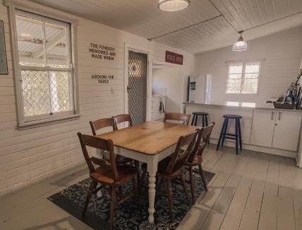 Bundaberg West House | Oakmore Cottage Charming Queenslander close to CBD