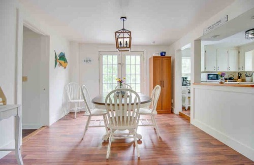 Fly Creek House | *Oaks Creek Cottage*ON the Creek*3bd 2bath Sleeps6