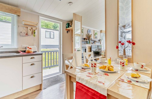 Felinfach House | Oakstream lodge 21 - Two Bedroom House, Sleeps 4
