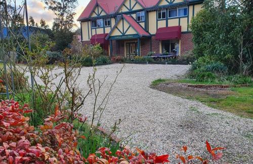 Narbethong House | Oaktree Guest House