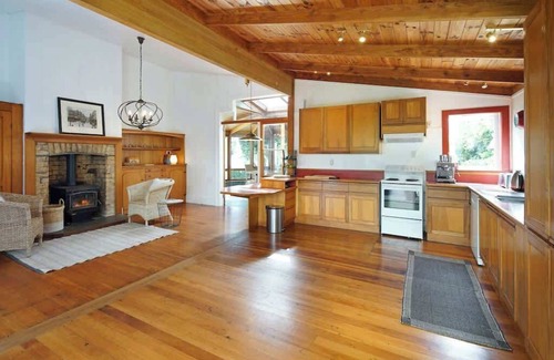 Omiha House | Oakura Bay Villa | Stay Waiheke