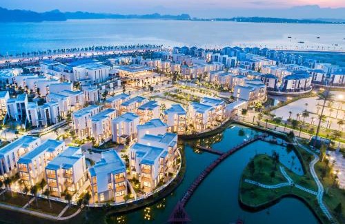 Bai Chay Resort | Oakwood Ha Long