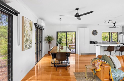 Dundee Beach House | Oasis by Anglers Choice