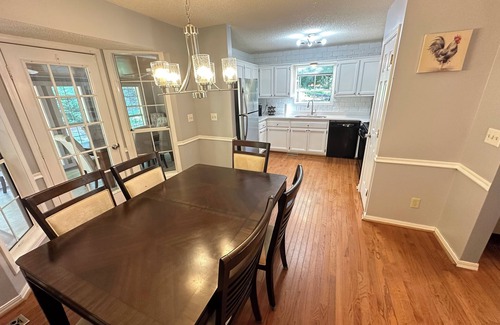 Fort Mc Clellan House | Oasis by JSU & McLellan/Yahou Lake/Iron Mountain 30 mins from Talladega Speedway