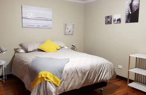 Riverton House | Oasis by the Beach, Riverton Rocks