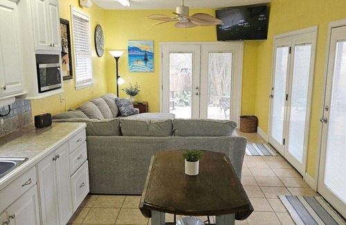 McComb Cottage | Oasis in the Country