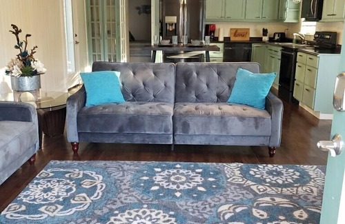 Granbury House | 🧜‍♀️ Oasis Paradise Guesthouse