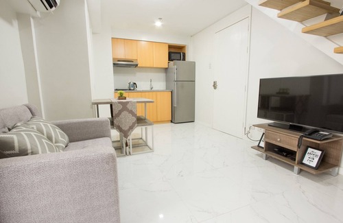 Bonifacio Global City Apartment | Oasis Regency at Fort Victoria BGC