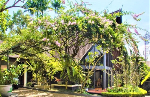 Hegarmanah House | OBC Villa