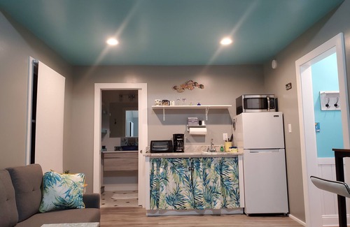 Colington House | OBX~Sunset View~Gazebo~Bike Path~Walk to Beach~Free Bikes & Kayaks~Super Clean!