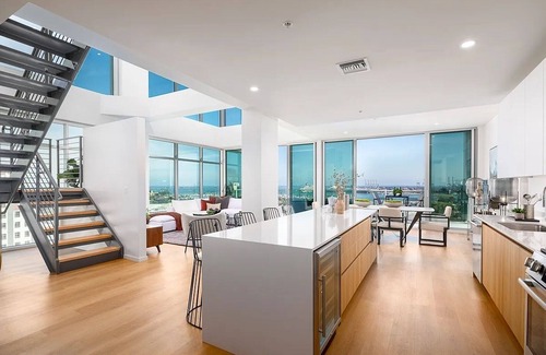 Waterfront Apartment | Ocean Blvd 2 Bedroom Long Beach Penthouse