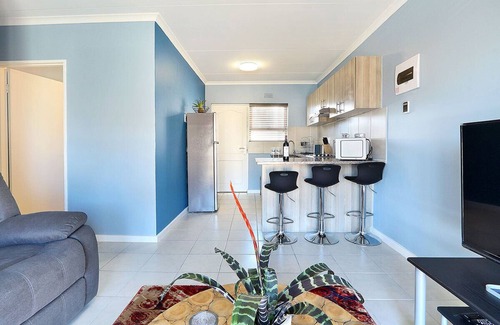 Muizenberg Apartment | Ocean Breeze 59