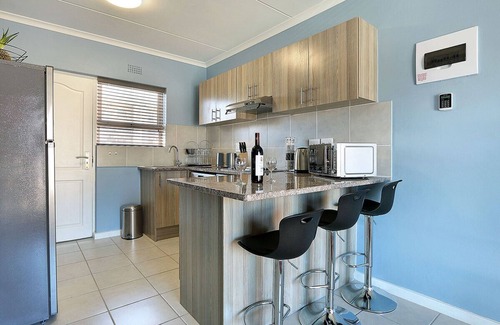 Muizenberg Apartment | Ocean Breeze 59