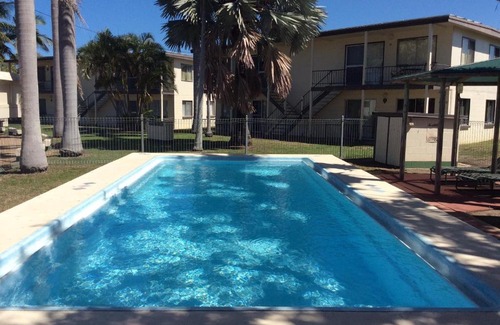 Queens Beach Apartment | Ocean Breeze Units