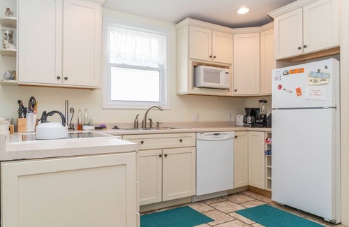 Little Salisbury House | Ocean City Bayside Retreat Unit B - Cozy Family Getaway Near Beach & Dining!