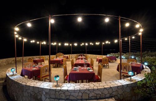 West End Hotel | Ocean Cliff Hotel Negril Limited - Adults Only