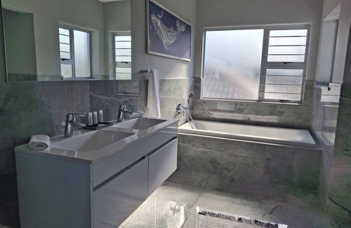 Manaba Beach House | Ocean Days