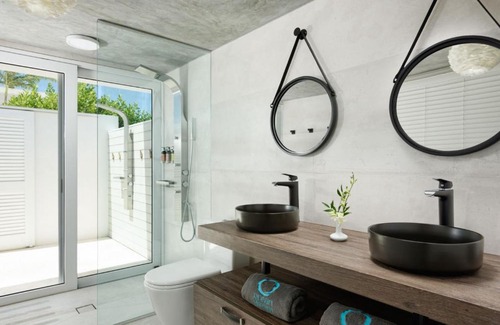 Leeward Settlement Villa | Ocean Dream 5 BR Villa Aqua