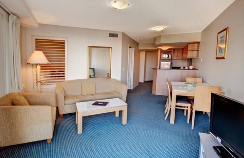 Sunshine Coast Apartment | Ocean Facing Mooloolaba Apartment Landmark Resort