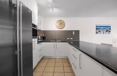 Buddina Apartment | Ocean Front 2 Bedroom Unit