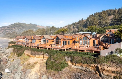 Smith River Apartment | Ocean Front Cabin 15 Jacuzzi Sensational Views