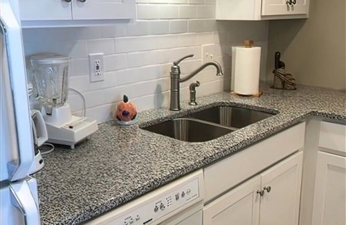 Rehoboth Beach Condo | OCEAN FRONT CONDO. ENJOY YOUR MORNING COFFEE SITTING ON YOUR PRIVATE BALCONY WATCHING THE SUNRISE.
