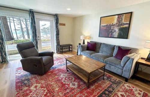 Yachats Apartment | Ocean Front Condo, Pelican at Oregon House, Stairs to the Beach!