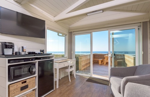 Florence Cottage | Ocean Front Cottage With Private Beach Access To Heceta Beach