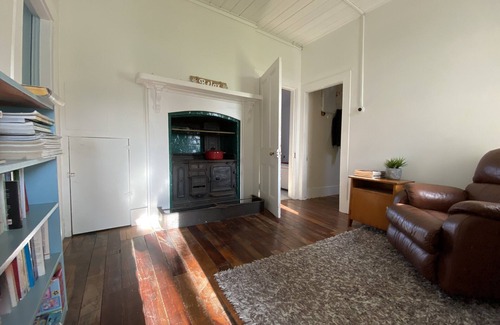 Pounawea House | Ocean front, large, historic, character house, suitable for families and groups.
