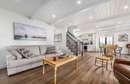 Port de Grave House | Ocean Front Saltbox 'SeaForever' w/Hot Tub