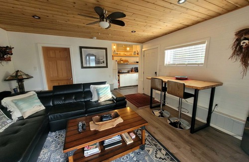 Quadra Island Cottage | Ocean front, west facing with incredible sunsets