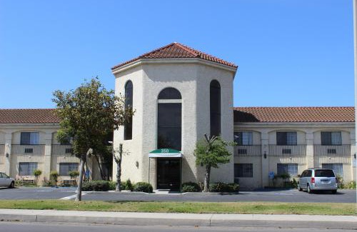 Santa Paula Hotel | Ocean Gateway Inn