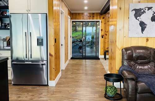 Pender Island Cabin | Ocean, Islands, Mountain View. Ferry & boat traffic. Hot tub. Private & gated.