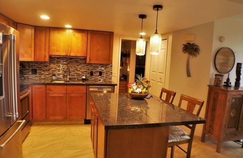 Kihei Condo | Ocean, mountain, pool views. Best location at The Banyan. Across from Kam2 beach
