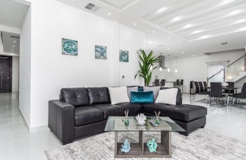 Backus House | Ocean Pearl House