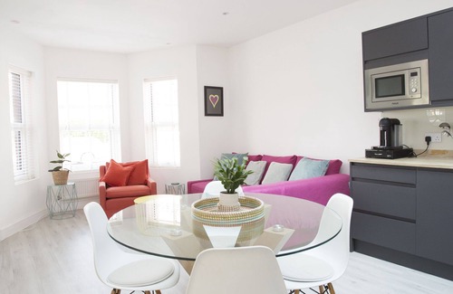 Worthing Apartment | Ocean's 12a Shelley Lofts