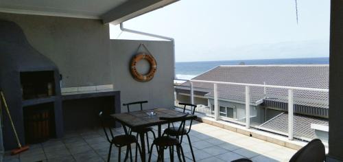 Manaba Beach Apartment | Ocean Vibes Studio Apartment
