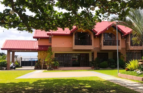 Dumaguete House | Ocean View Beach House. 10mins from Airport