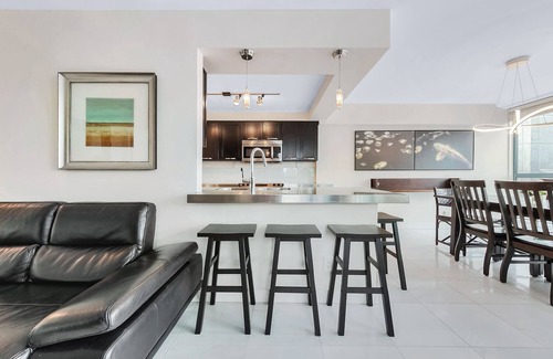 Coal Harbour Condo | Ocean View Condo in Downtown Vancouver
