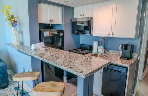 Myrtle Beach Ski Chalet | Ocean View Double Suite! Sleeps 4 Meridian Plaza 705